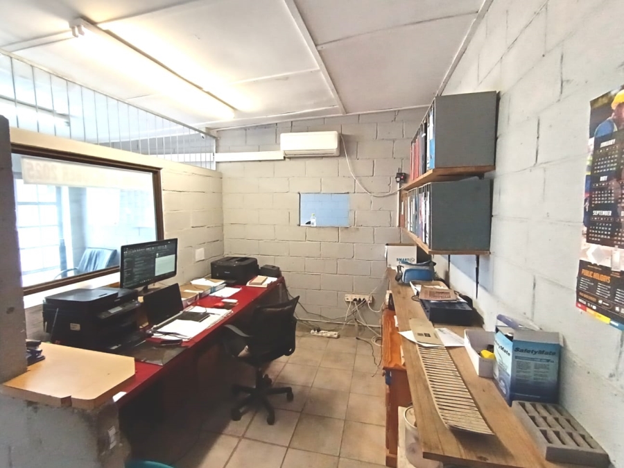 To Let Commercial Property for Rent in Cotswold Eastern Cape
